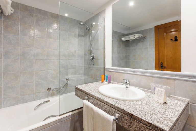 Bathroom 3, DWO Rioja Wine Hotel, La Rioja
