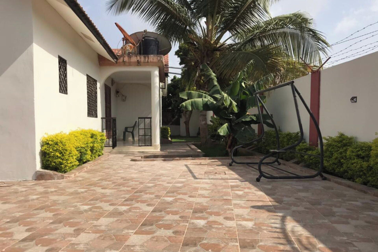 Terrace/patio 4, 2-bed - Sleeps 6 - Pet Friendly & Parking, Kombo Saint Mary
