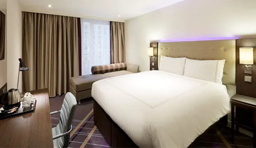 Bedroom 2, Premier Inn Dresden City Prager Strasse, Dresden