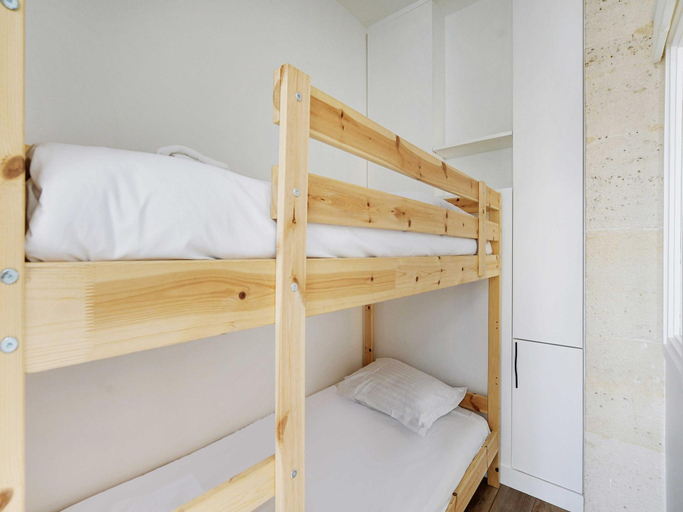 Bedroom 4, Chic Apartment -2br/6p- Oberkampf/republique, Paris