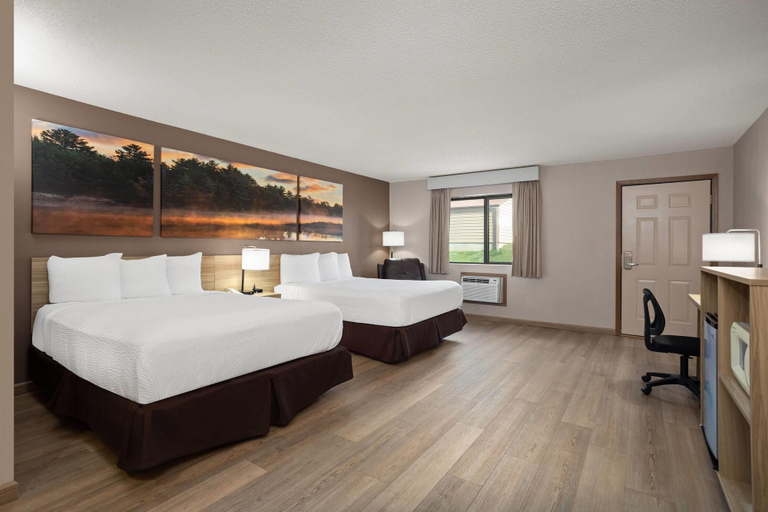 Bedroom 3, Days Inn by Wyndham Spearfish, Lawrence
