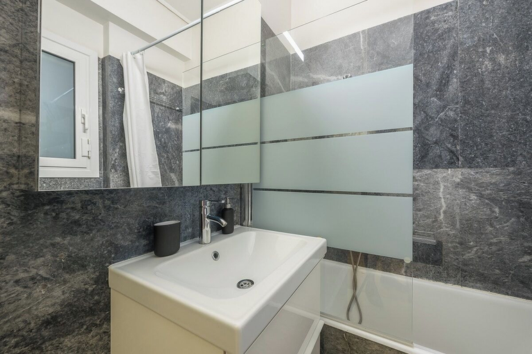 Bathroom 4, Megaron Suite by Cloudkeys, Attica