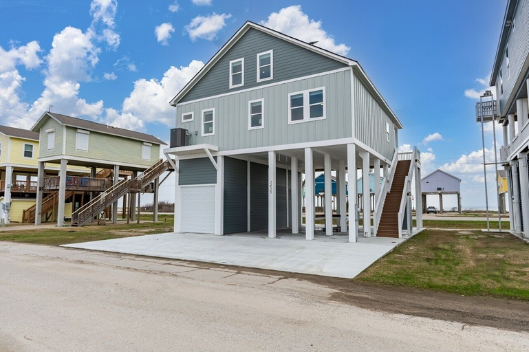 Exterior 2, Fins & Feathers 3 Bedroom Home, Galveston