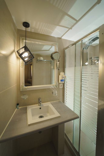 Bathroom 5, Rouda Bay Beach Hotel, Ionian Islands