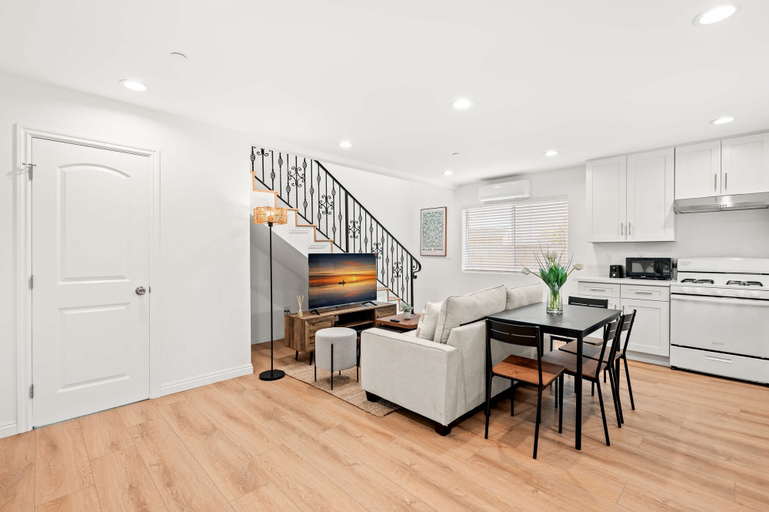 Room 5, Alhambra new Modern House 30plus Days Welcome, Los Angeles
