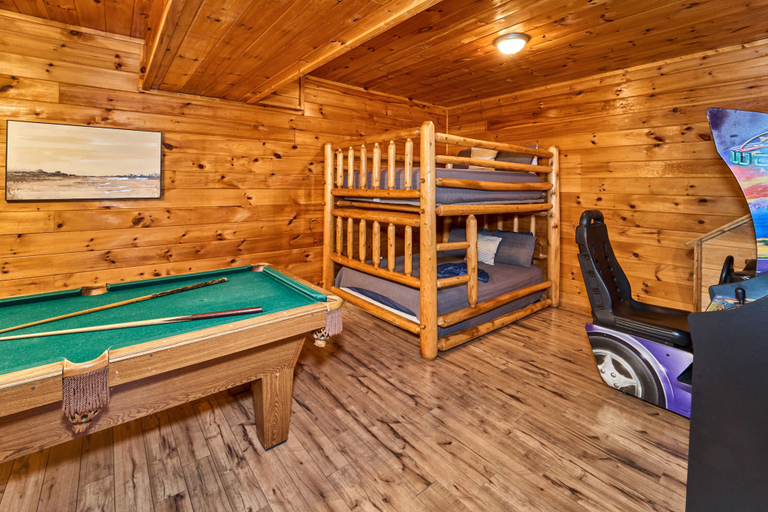Room 3, Mountain Escape Book Now, Sevier
