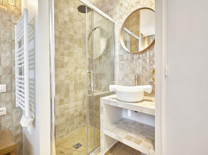 Bathroom 2, Charming apartment - Le Marais-Beaubourg, Paris