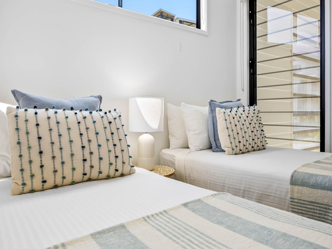 Others 2, Bokarina 3-Bed Stunning Home, Steps from Beach, Caloundra - Kawana