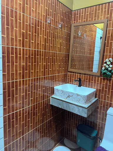 Bathroom 5, The View Hostel, Mueang Krabi