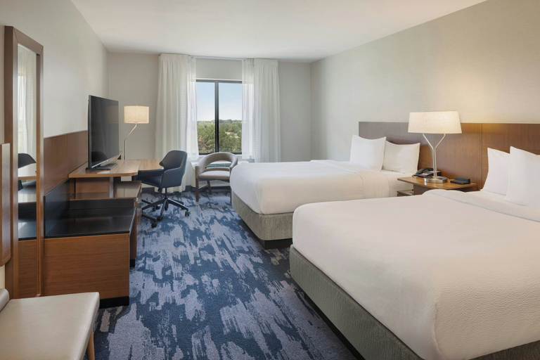 Bedroom 3, Fairfield Inn & Suites by Marriott Lincoln Southeast, Lancaster