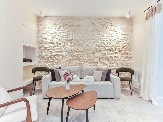 4, Peaceful apartment in Eiffel Tower, Paris