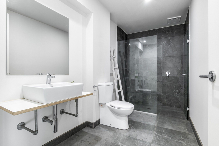 Bathroom 5, Northcote 3-bed Townhouse Near Cafes & Shops, Melbourne