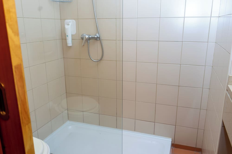 Bathroom 3, Flag Hotel Barcelos, Barcelos