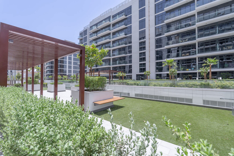 Room 2, Elegant Studio With Garden in Meydan - Dubai, Dubai