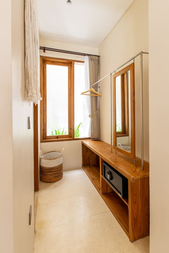 Bathroom 4, Bingin Sebelas, Badung