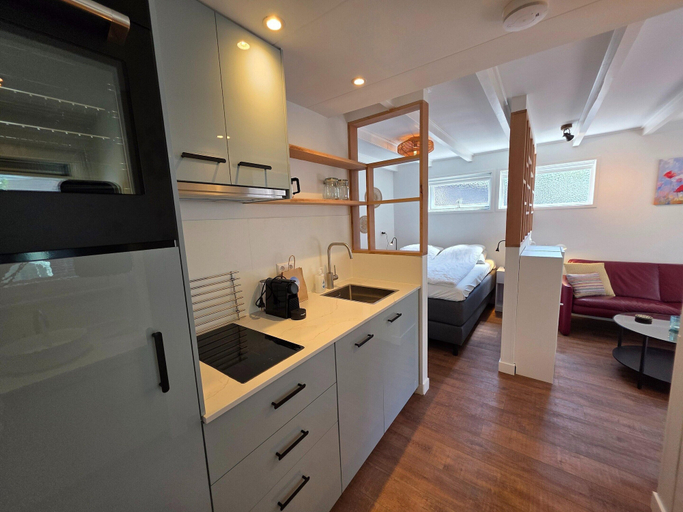 Private kitchen 5, Charming and Cozy Furnished 2-person Studio Apartment, Texel