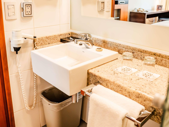 Bathroom 5, Novotel Lima San Isidro Hotel, Lima