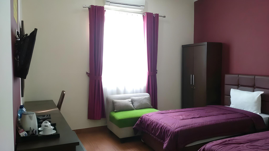 Bedroom 2, Charaka Hotel, Cianjur