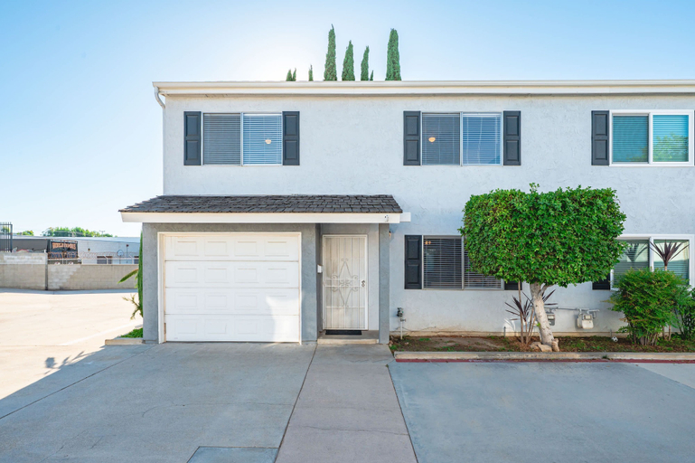 Room 1, 734 Glendora in Glendora, Los Angeles