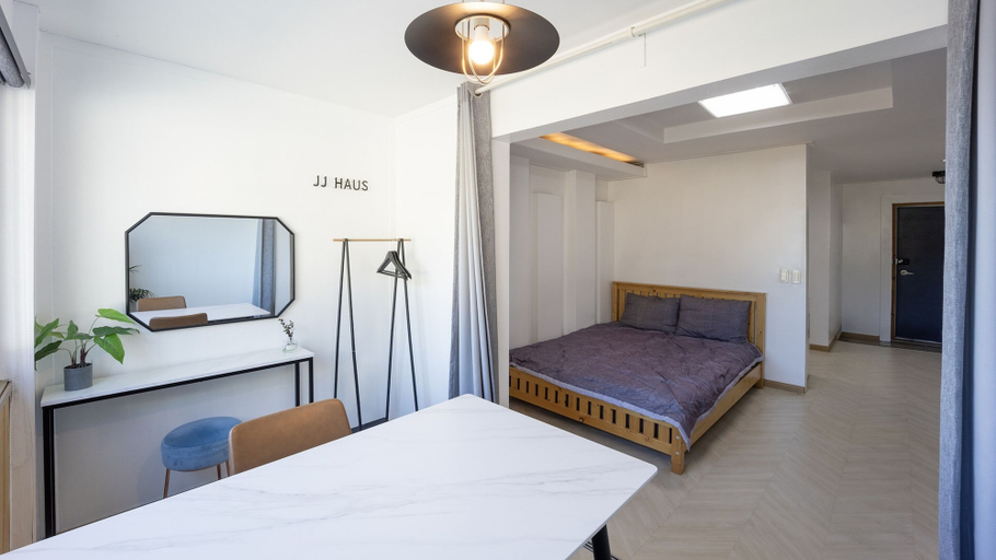 Bedroom 2, Namhae Jjhouse Pension, Namhae