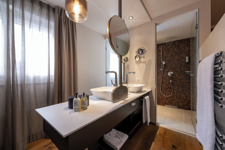 Bathroom 5, La Val Hotel & Spa, Surselva