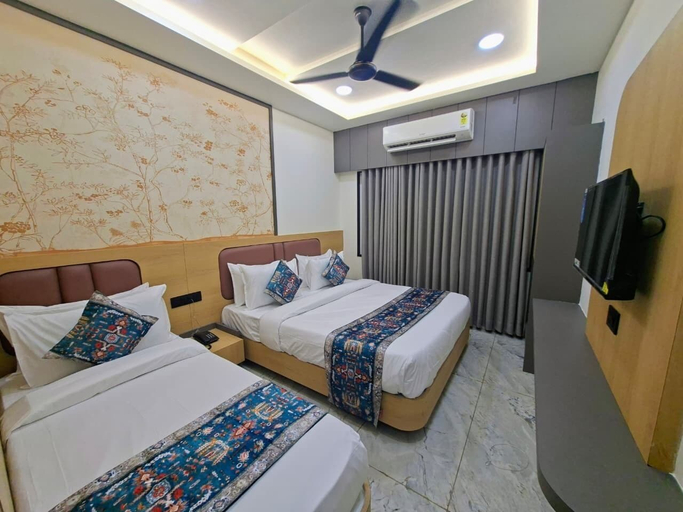 Room 2, Hotel Matrushree - Near Shree Dwarkadhish Temple, Devbhumi Dwarka
