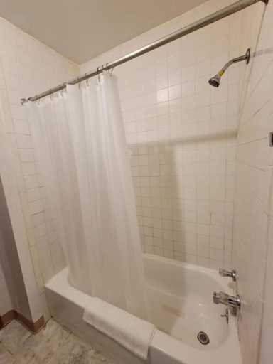 Bathroom 3, Daniel's Motel, La Salle