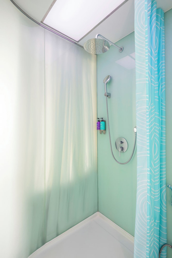 Bathroom 3, Tru by Hilton Viet Tri City Centre, Việt Trì