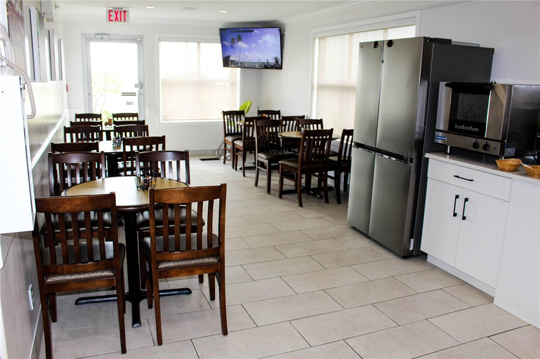 Food & Drinks 4, Ramada by Wyndham Sherwood Park, Division No. 11