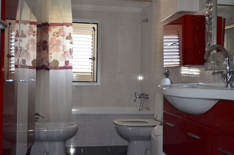 Room 5, Fta-bel02 APT 6 PAX Vicino AL Mare, Nuoro