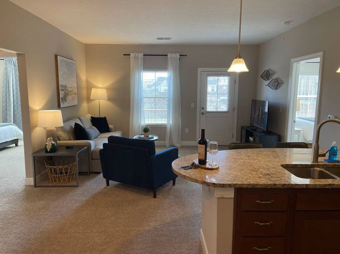Room 2, 2BR Water Views W D Walkable Pool Gym, Delaware