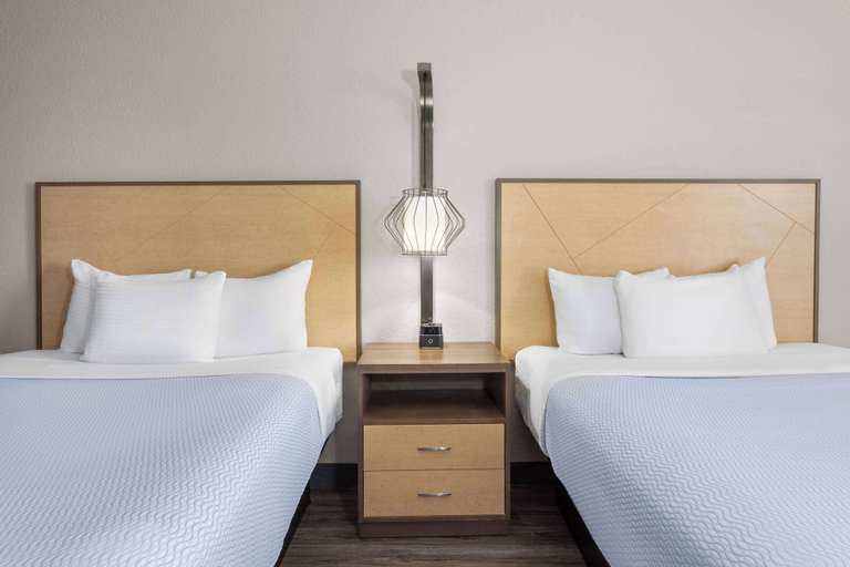 Bedroom 3, La Quinta Inn & Suites by Wyndham Ft. Pierce, Saint Lucie