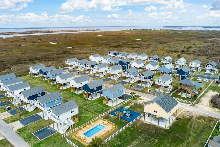 Exterior 2, 2nd Life 2 Bedroom Home, Galveston