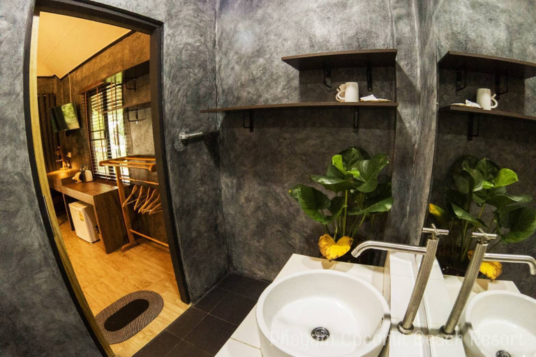 Bathroom 4, Phayam Coconut Beach Resort, Muang Ranong