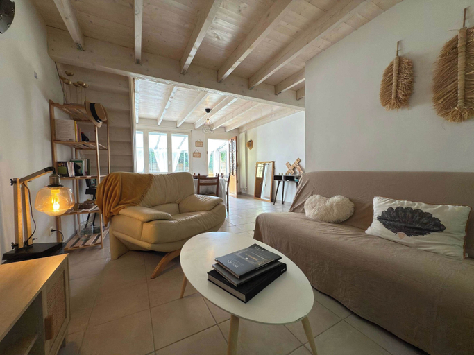 Living room 4, Coastal Comfort - Large Home Near Sea, Hérault