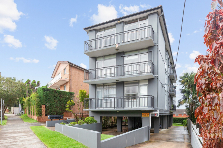 Primary image, Bright 2-bed Flat With Balcony in Vaucluse, Sydney