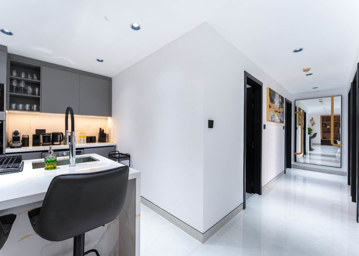 Room 2, Bahar 2 s Stylish 2 Bedroom That Sleeps 4, Dubai