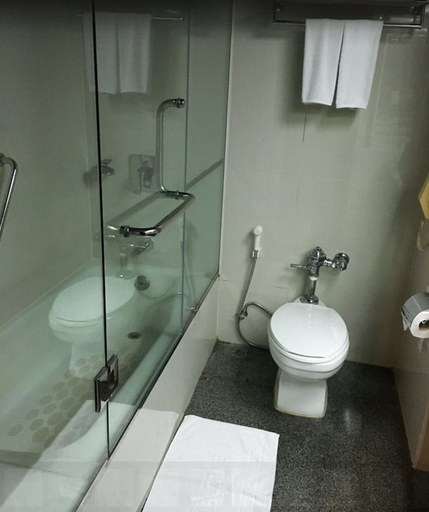 Bathroom 4, Wiang Inn Hotel Chiang Rai, Muang Chiang Rai