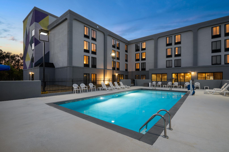 Sport & Beauty 5, Spark by Hilton Decatur, Morgan