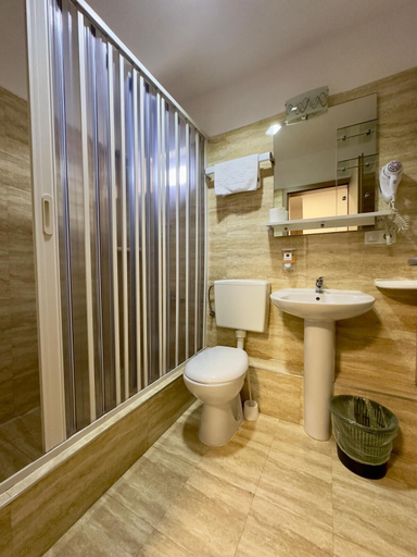 Bathroom 5, Hotel Gala, Cluj-napoca
