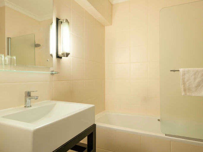 Bathroom 5, Mercure Hotel Windhoek, Windhoek West
