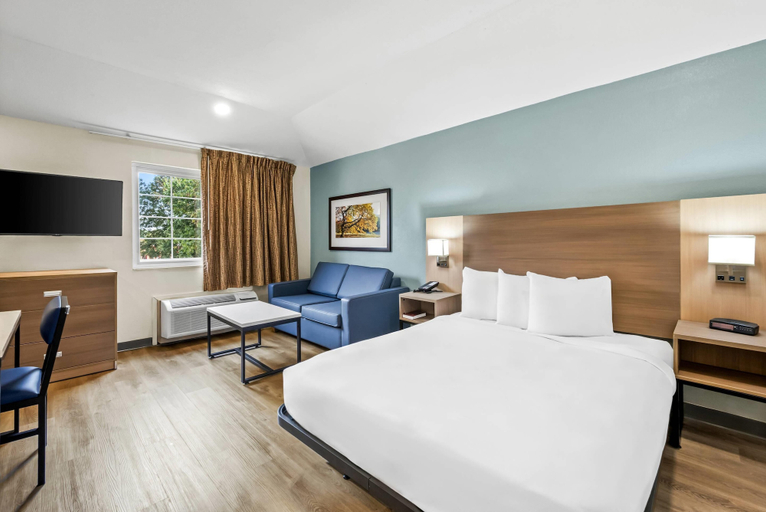 Bedroom 3, MainStay Suites Raleigh North, Wake