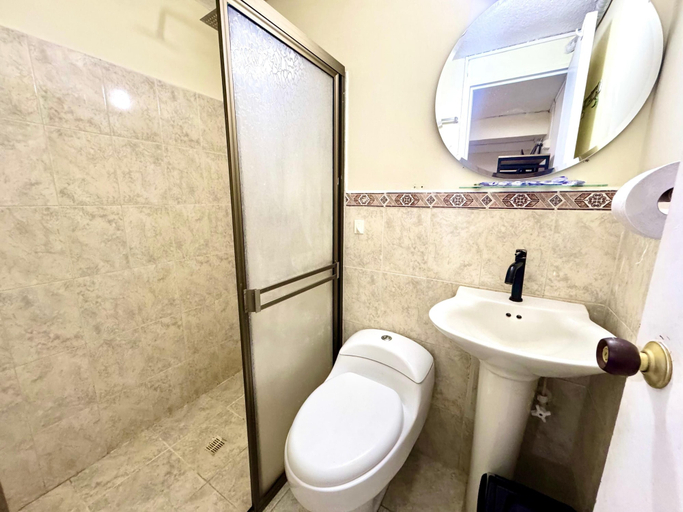 Bathroom 3, Hotel Estadio 80, Medellín