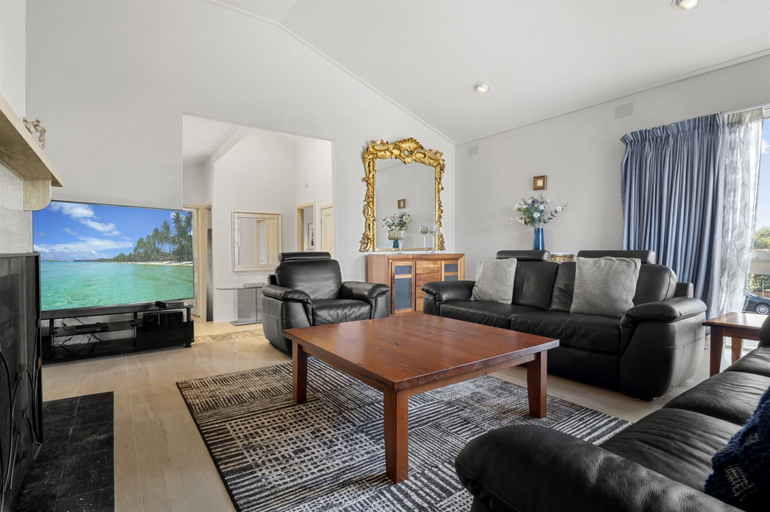 Living room 3, 5-bed Haven With Pool Minutes From Beaches, Melbourne