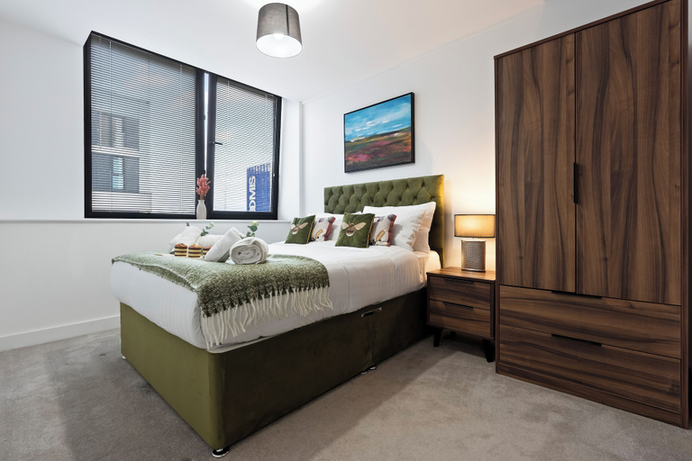 Room 4, 411 Alexander House, Trafford