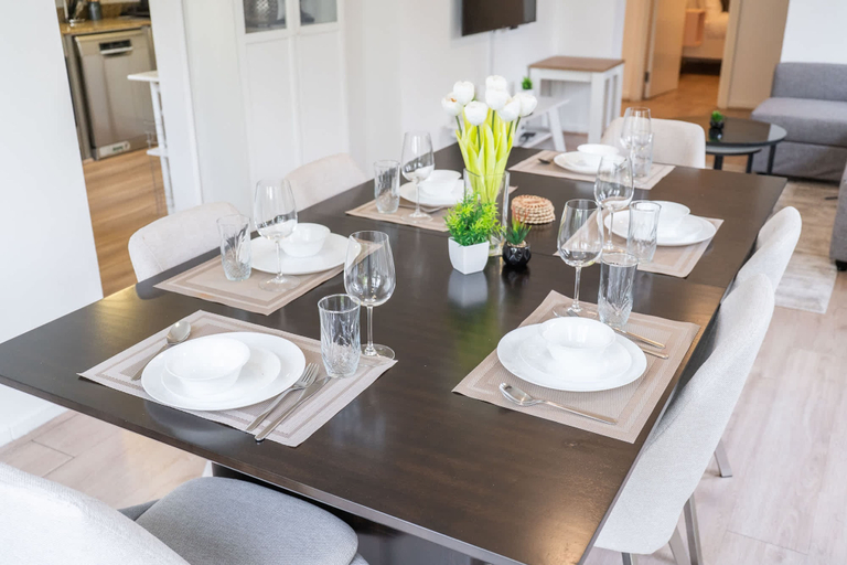 Room 5, Tranquil 3BR Villa in Springs Community - Sleeps 7, Dubai