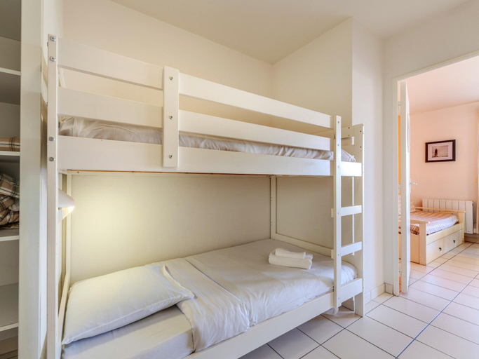4, Coastal apartment by the beach, Finistère