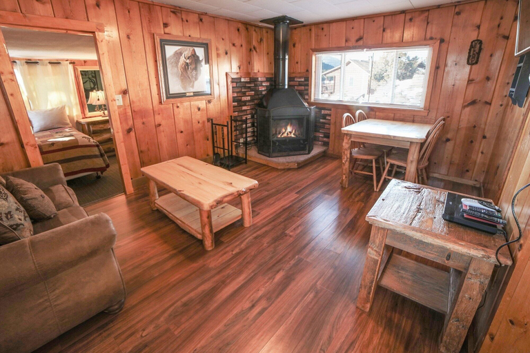 Interior, Lazy R Cottages: 6 2 Bedroom Cabin, Larimer