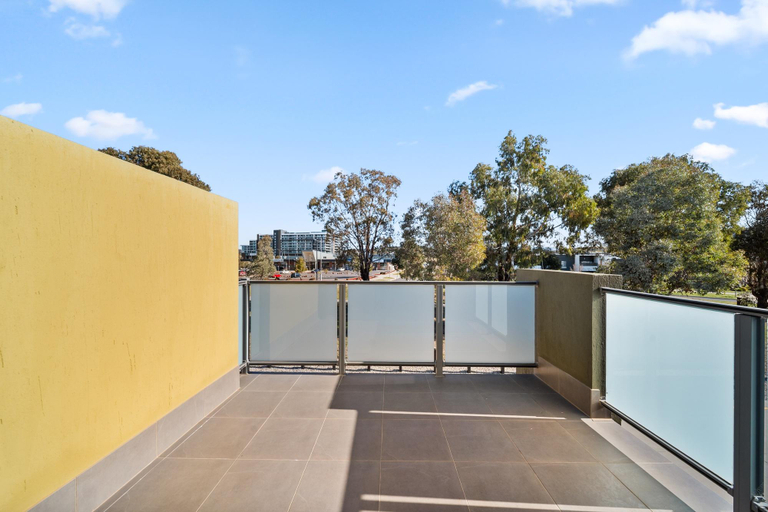 Exterior view 2, Stylish Townhouse with Private Courtyard, Canberra