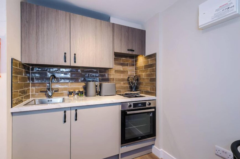 Private kitchen 3, Flat 1 30 Northgate, Cheshire West and Chester